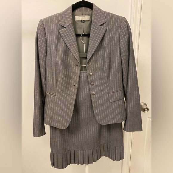 Vintage Tahari Arthur Levine Two Piece Suit - Picture 1 of 5